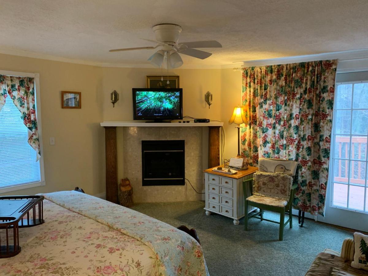 Emerald Necklace Inn Bed And Breakfast Лейквуд Екстер'єр фото