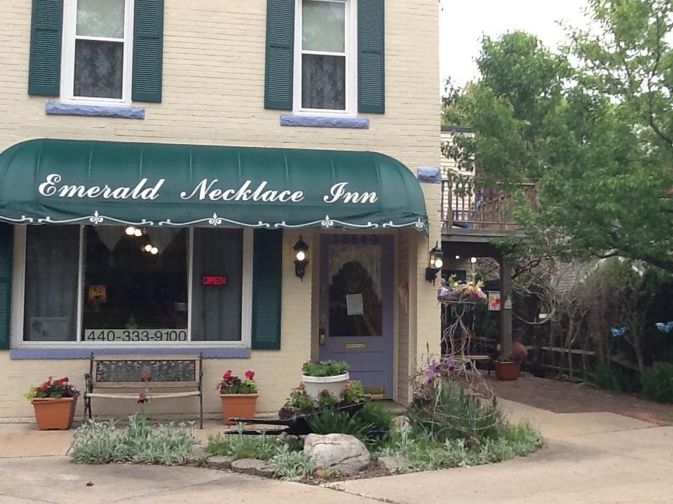 Emerald Necklace Inn Bed And Breakfast Лейквуд Екстер'єр фото